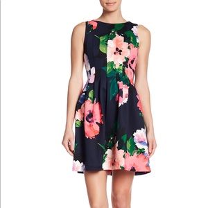 Vince Camuto NWT Navy Floral Dress w pockets